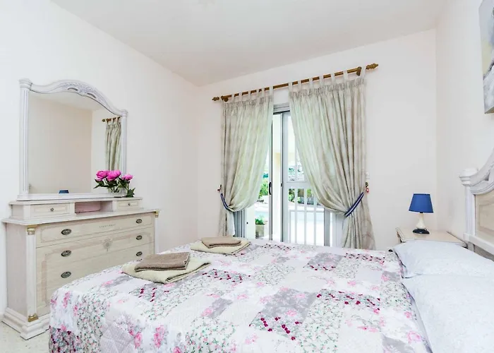 Buganvilla Vistas Villa *